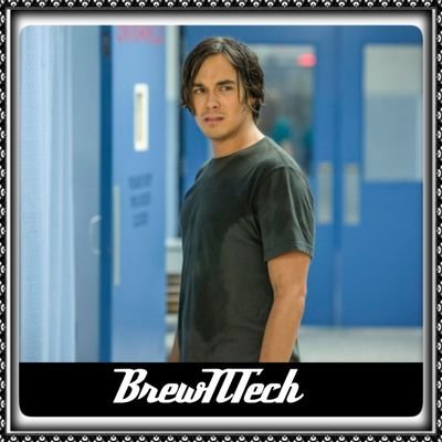 Microbrew and Technology. Buds with @EnticingVenom. Married to @RadiantsFashion. #Parody #BoneHead (PLL RP/AU/MC21)