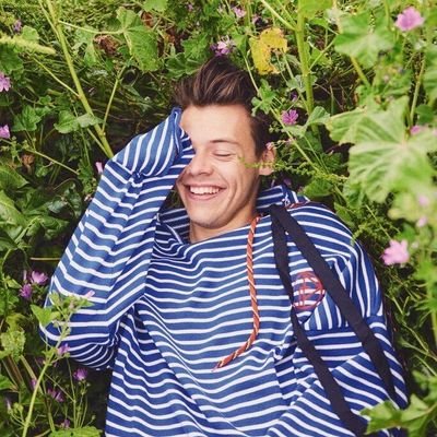 he visto que muchas personas tienen bios bonitas, pues yo no soy una de esas. Casi nunca publico pero respondo todo lo que veo seamos mutuals o no. 😔✌🏻