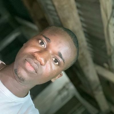 Computer Engineer|cake Enthusiast| Ig @oluwatobby_apparels pls follow me. Everything you want👕👖🧢👚👗👓 is here. Whatsapp no 07087235686
