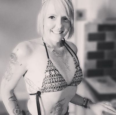 Jenny1984_hill's profile picture. #disability swimming for England never broke me down #lupus #lungcancer don't let pain tear you apart be grateful for the lesson Awareness is Everything