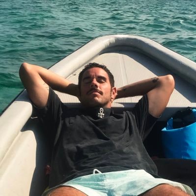 alexmedi_'s profile picture. Publicista. Han dispara primero. 🪩Sala B Madrid.