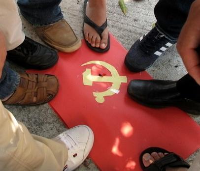 谁能把共产党说的清楚?  唯有《九评共产党》
