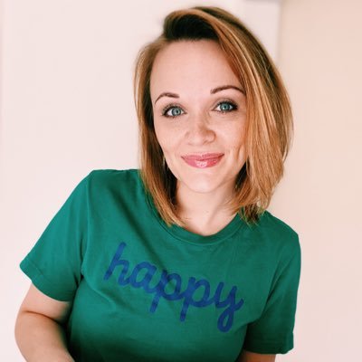 16 year licensed (med) #aesthetician. I make it extremely easy to break down the #skincare and #beauty industry for you. IG: the_perkypineapple