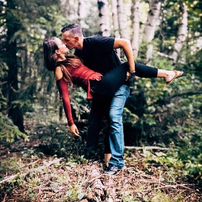 Elizabe17339055's profile picture. 