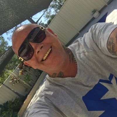 Am an easy going empathetic business man of 49yrs seeking for companionship. Not here for hook up or nude exchange avoid that not to get blocked. Thank you😉