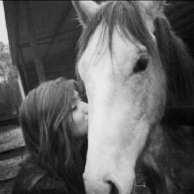 4h_almalki's profile picture. ' ثم أنّي يا الله حاولت جاهده بأن لا أترُك ندبة في قلب أحد '