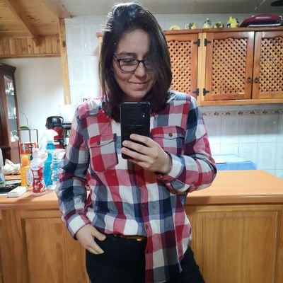 Aficionada pero 1/2 amante de la fotografía, pedaleo, películas, coleccionista de lápices (389)... y quien sabe que más... Instagram @mretsan