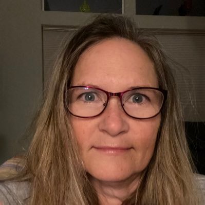 lmcgov's profile picture. I live for good stories, beauty and truth. ESL teacher. Music. 🐶🐕🐩