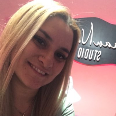 BianFlorPaz's profile picture. Millonaria toda la vida⚪️🔴⚪️  Técnica en Uñas Esculpidas💅🏻♥️