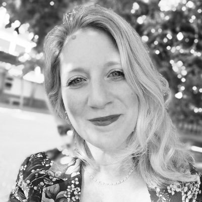 delas_nelly's profile picture. Nelly est Auteure Relation . Elle écrit sur différents thèmes ( amour, sexualité, confiance, éducation…) chroniqueuse dans des magazines.