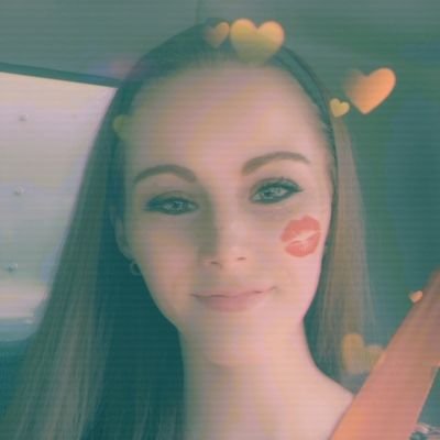 I LOVE Sims 3&4 💞 I'm a mommy to an amazing 3 year old son Elijah 👑 Gaming is my passion and I love learning new things especially about Sims 4 ☺