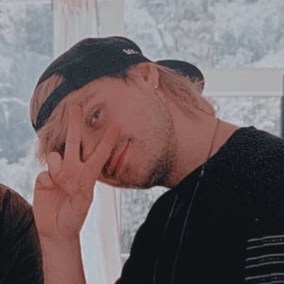 michael loves you and is proud of you ♡