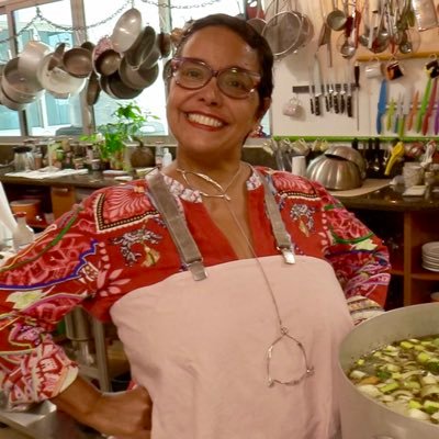 MariantoCook's profile picture. ¡A leer! Ilustrarnos hará que comencemos a elegir mejor a nuestros servidores públicos y ver si logramos salir de tanto parásito chupasangre.