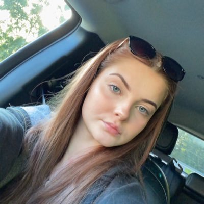 juliaeliz24's profile picture. 