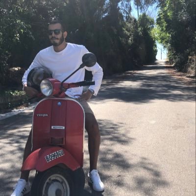 kkarimats's profile picture. . .