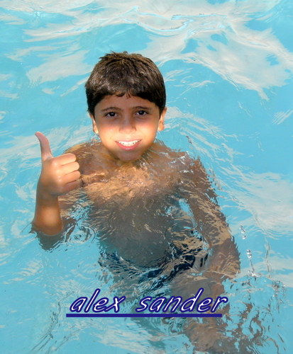 alex572757's profile picture. sou uma pessoa bem alegre e engraçada,gosto de todas os tipos musicas mas a que eu gosto mais e a internacional.
espero que tenha gostado de mim :) bjss