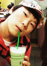 leeyongpooh's profile picture. 치킨인더치킨 사장. 요즘엔 그것 외엔 암것도 없네요. 후아..