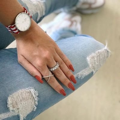 parlo con tutti tranne gli uomini che amano troppo il sesso