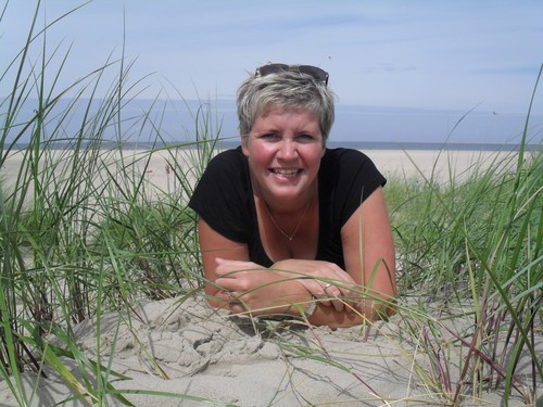 MarjanSnijder's profile picture. Moeder, echtgenoot en werk bij St. Vredewold. Verslaafd aan scrappen, kaarslicht, feestjes, decoreren van ons huis en lekker frobelen!