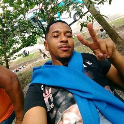 RenanRe01611021's profile picture. NÃO  VOU ME CURAR ,PREFIRO CHORAR ...(XXXTENTACION😎🍃)