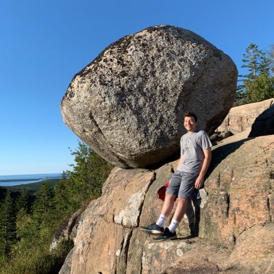 izzpar's profile picture. 