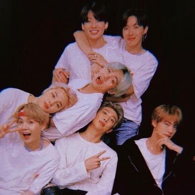🇺🇸/🇲🇽
Girl who like's things about korea🇰🇷
Chica que le gusta el k-pop💗