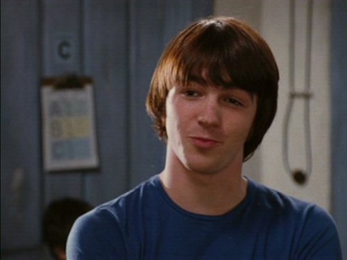 Hi there! =)
It's a Fan Page of Drake Bell.
Thanks for following, guys!