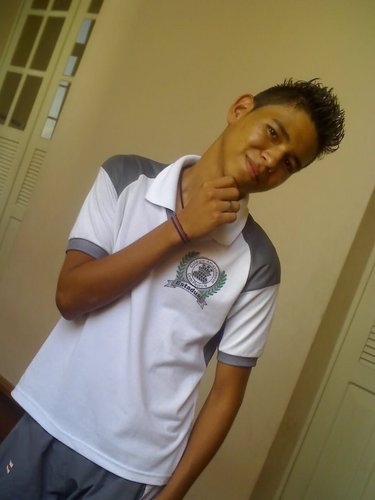 Menino perfeito capaz de tudo so pr fazer uma mulher feliz sab aquela pessoa certa pr vc so eu rsrsrsrrs