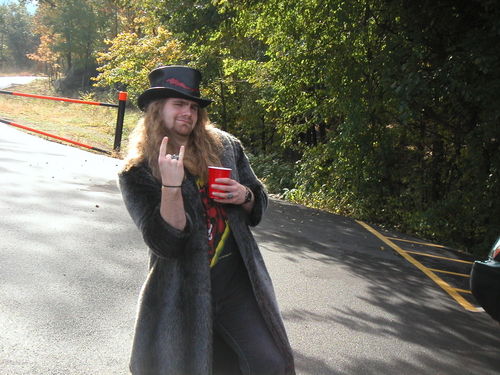 The King Of The World and one right dead sexy beast! Rocknosity Muthatruckas!