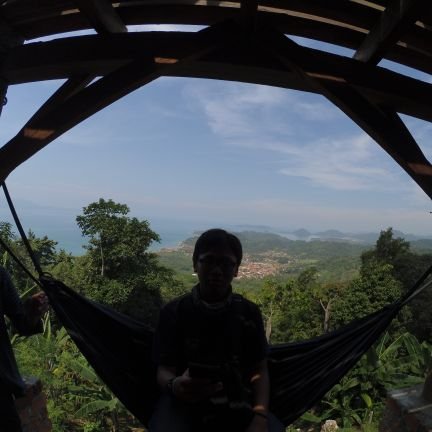 fajrykadden's profile picture. Ambivert.