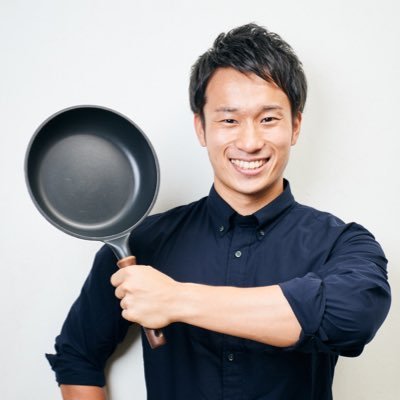 筋トレ好きの料理研究家(26)/ダイエット料理研究家/YouTube登録140万人 /TikTok50万人/SNS総フォロワー260万人/レシピ本大賞入賞🥇/腕周り42cm/著書累計30万部/TV多数出演/レシピ開発、商品開発、スポンサー等のお仕事のご依頼はDMまでᕦ(ò_óˇ)ᕤ