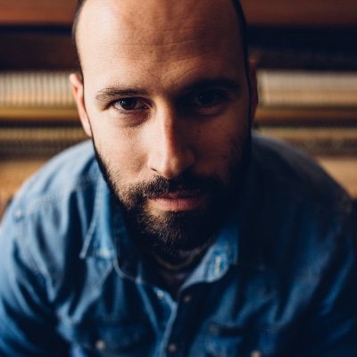 I grew up in the south of England, where I started my first band and worked on my first film score. Now I live and work in Kentucky as a media composer.
