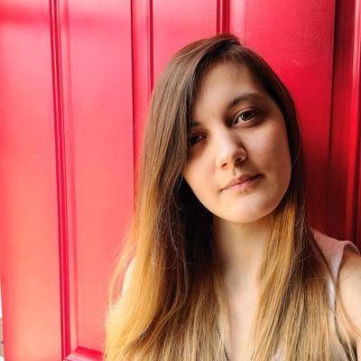 HannuhRose's profile picture. has a dog that is 90% anxiety. we're besties.