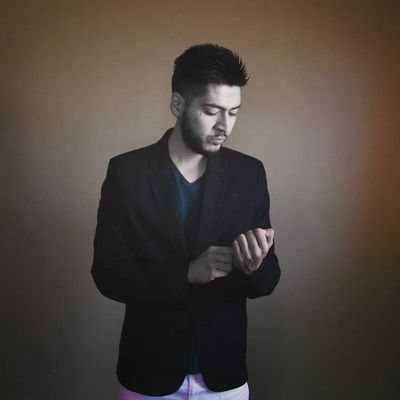 EdwinEscajeda's profile picture. Finance professional.