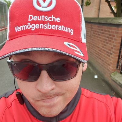 nealbie's profile picture. 🎢 🏎 🏁 🐺 🎮👓🐾