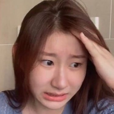 jeongchaehyo's profile picture. jeongyeon luvr 1000