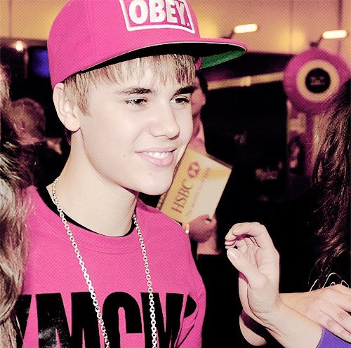 itsbieberrswagg's profile picture. i'm a belieber :) , end of story . i follow back :) , no need to ask , i just follow back , haha