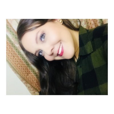 Mentirosa por excelencia. Esta mujer se enamora a punta de acordeón. Universidad Javeriana.