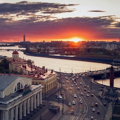 Люблю жаркие объятья. Вкрашиваюсь во взрослых мужиков, таких как Щербаков, Сабуров, Дженсен Эклз, и в 2D персонажей, например, Бакуго. Депрессия как смысл жизни