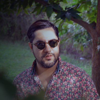Master en Liderazgo. Si hay algo que es valioso y que jamas regresa es el TIEMPO. 5 minutos bastan para soñar toda una vida, asi de relativo es el tiempo.