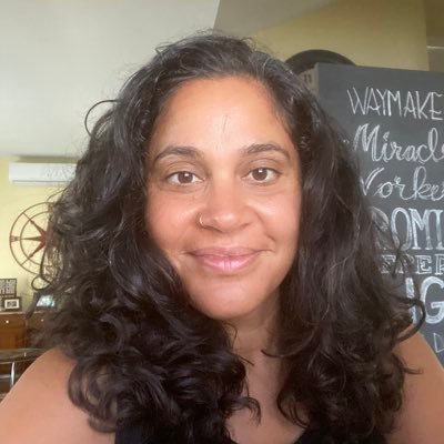 Devoted Mami of 3 • Happy Wife • Dedicated Spanish Teacher since 2008 • Lifelong Learner • #ProudtobeLB #LBLeads