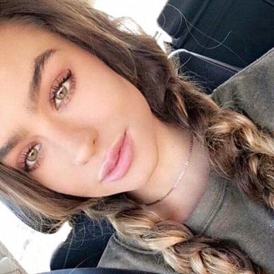 Lorettaadobah1's profile picture. Mannequin