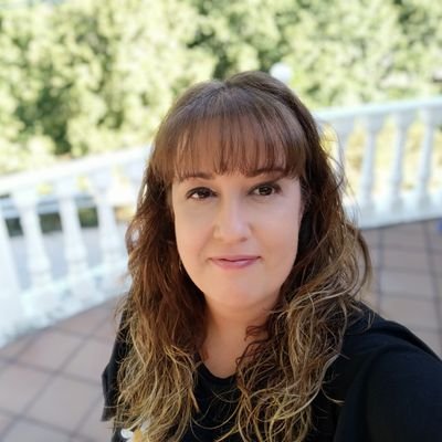 Translator, localizer, proofreader. Teacher. https://t.co/Wm1uJzTRXE…