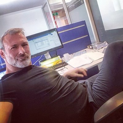 senior account manager at BINARY OPTIONS TRADE Dm me for your daily trade interested members only
