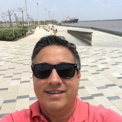 Administrador de empresas. MBA con Especialidad en DRRHH, Madrid España. Consultor estratégico organizacional y de talento humano.