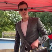 Robot (@andrew_hoenig) 's Twitter Profile