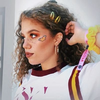 Projeto voluntário para ajudar na divulgação da cantora, web celebridade e modelo Mahogany Lox ✨💌