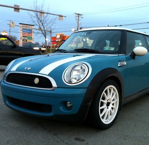 MindyCooperR56's profile picture. 2010 Oxygen Blue MINI Cooper owned by @amberback.  Let's Motor!