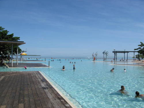 Cairns Resorts covers news, videos, info and specials on luxury resorts and spay properties in Cairns, Palm Cove, Port Douglas, Mission Beach
