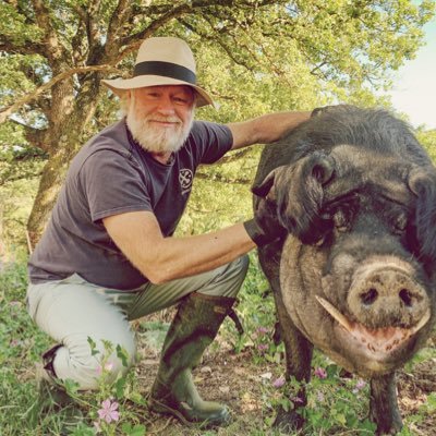 L'univers, l'engagement écologique de Robert #Eden, pionnier du #bio, de la biodynamie en #Languedoc depuis les 90s. Vigneron & éleveur de cochons noirs. #wine